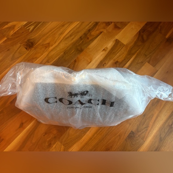 Coach Large Kiss Glovertanned Framed Bag, Dark Brown, NEW - Picture 6 of 8